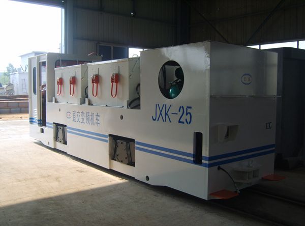 河南翔康隧道設備機車雙機并機成功